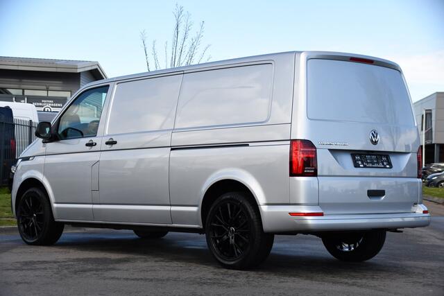 Volkswagen TRANSPORTER 2.0 TDI L2H1 30 Highline PB Edition Camera, Cruise, Carplay, LED, 2 x Schuifdeur, Automaat, Stoelverwarming, Voorruit verwarming, Uniek!