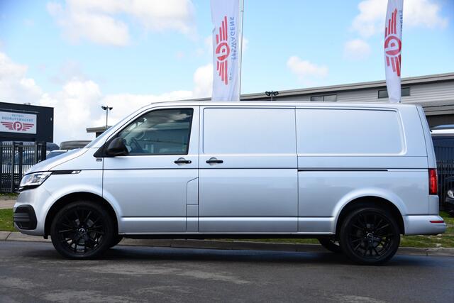 Volkswagen TRANSPORTER 2.0 TDI L2H1 30 Highline PB Edition Camera, Cruise, Carplay, LED, 2 x Schuifdeur, Automaat, Stoelverwarming, Voorruit verwarming, Uniek!