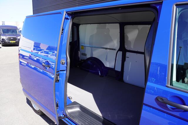 Volkswagen TRANSPORTER 150pk automaat L2H1 2x Schuifdeur Apple Carplay Cruise control Navigatie Airco LED Parkeersensoren 17" Velgen