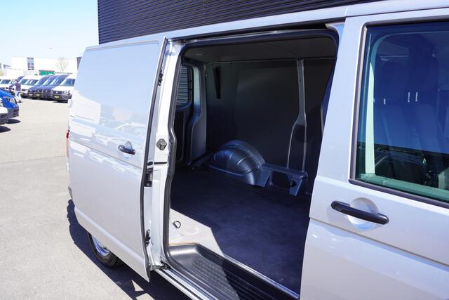 Volkswagen TRANSPORTER 150 pk Automaat L2H1 Apple Carplay Cruise control Parkeersensoren Airco