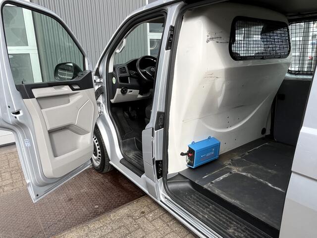 Volkswagen TRANSPORTER 2.0 TSI L2H1 Benzine / CNG Dubbele Schuifdeur Airco Cruise controle Bpm vrij Trekhaak Klep achter Omvormer Kastinrichting Standkachel Euro 6 Benzine Ideaal voor ombouw naar Camper !!