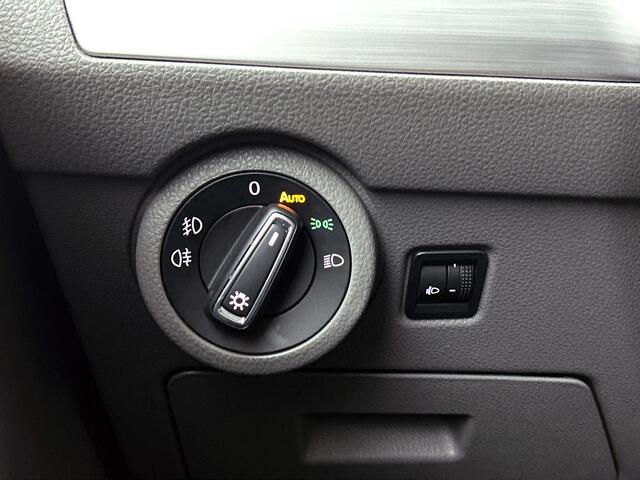 Volkswagen TRANSPORTER 2.0TDI L2H1 150PK Highline Dubbele Cabine Automaat Automaat Adaptive Cruise Control Airco Parkeersensoren Lichtmetalen velgen