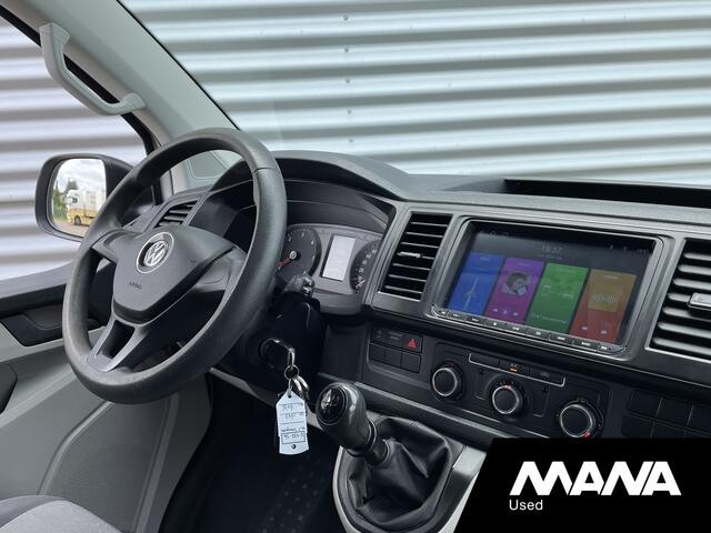 Volkswagen TRANSPORTER 2.0 TDI L2H1 102PK Carplay Trekhaak Imperiaal Cruise control