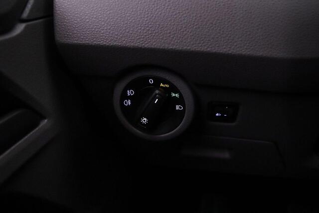 Volkswagen TRANSPORTER 2.0 TDI 150pk DSG DC Caravelle Comfortline | Climatronic | Trekhaak | Side bars |