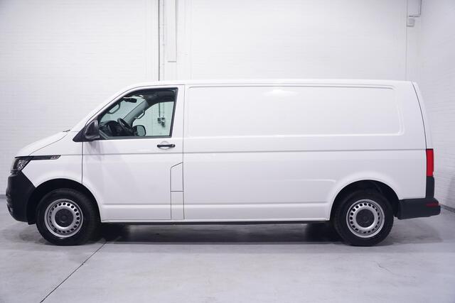 Volkswagen TRANSPORTER 2.0 TDI 110 pk L2H1 Airco, Achterklep, Camera Opbergkasten Laadruimte, PDC achter, 2-Zits