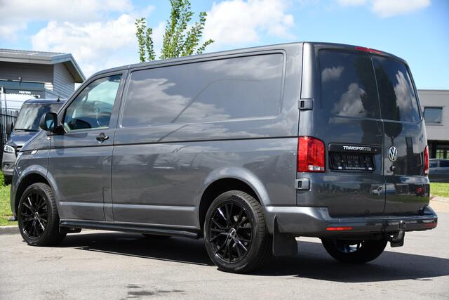 Volkswagen TRANSPORTER 2.0 TDI L1H1 30 Bulli Edition Adaptieve Cruise, Camera, Carplay, LED, Stoelverwarming, Standkachel, 150pk, Trekhaak, Uniek!