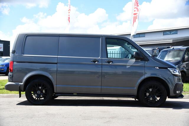 Volkswagen TRANSPORTER 2.0 TDI L1H1 30 Bulli Edition Adaptieve Cruise, Camera, Carplay, LED, Stoelverwarming, Standkachel, 150pk, Trekhaak, Uniek!