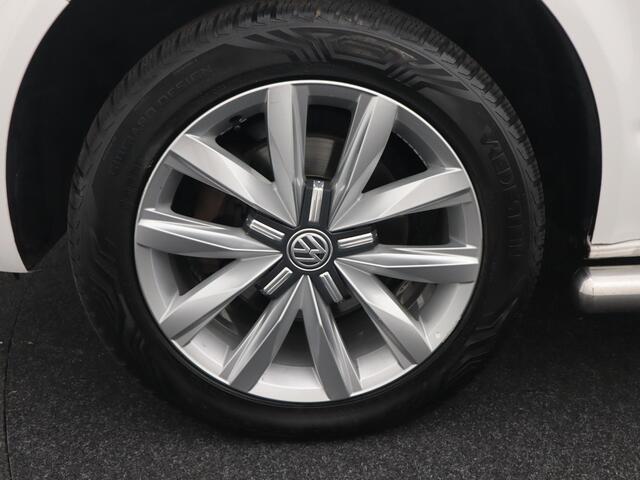 Volkswagen TRANSPORTER 2.0 TDI L2H1 DC Highline PDC / CRUISE / FULL LED / BLUETOOTH / TREKHAAK / NETJES!
