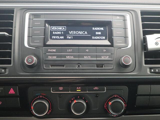 Volkswagen TRANSPORTER 2.0 TDI L2H1 DC Highline PDC / CRUISE / FULL LED / BLUETOOTH / TREKHAAK / NETJES!