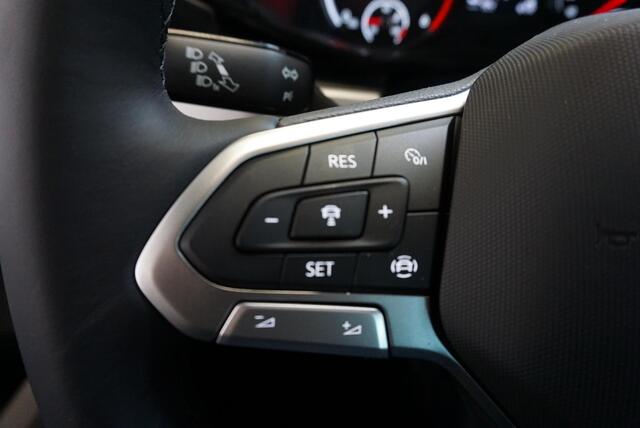 Volkswagen TRANSPORTER 2.0 TDI L2H1 28 Dubbele Cabine Highline Automaat Cruise Control Airco Navigatie Parkeersensoren Camera