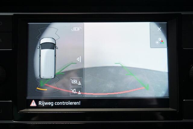 Volkswagen TRANSPORTER 2.0 TDI L2H1 28 Dubbele Cabine Highline Automaat Cruise Control Airco Navigatie Parkeersensoren Camera