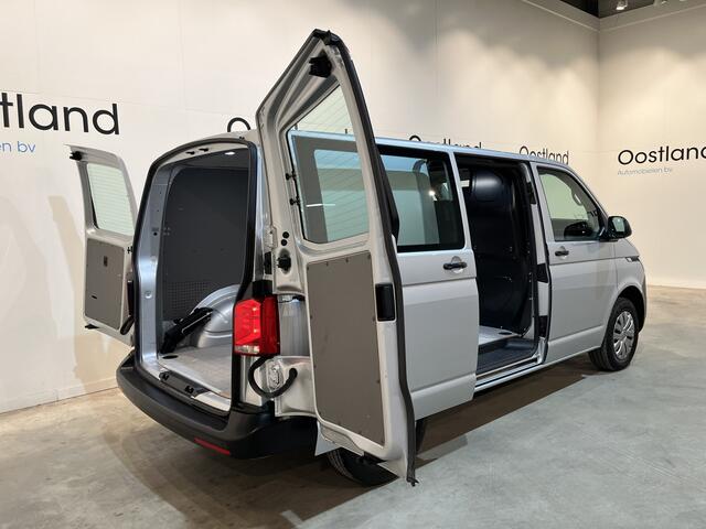 Volkswagen TRANSPORTER 2.0 TDI L1H1 150 PK Automaat / Airco / Cruise Control Adap. / CarPlay / PDC / Navigatie / 3-Zits