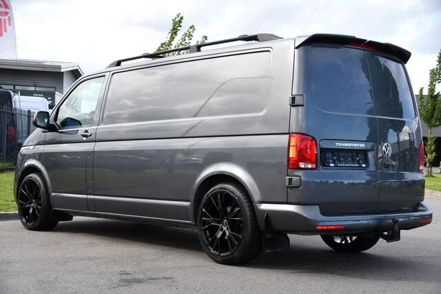 Volkswagen TRANSPORTER 2.0 TDI L2H1 30 Bulli Virtual, Adaptieve Cruise, Camera, Carplay, LED, Stoelverwarming, Standkachel, 150pk, Automaat, Trekhaak, Uniek!