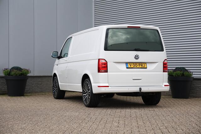 Volkswagen TRANSPORTER 2.0 TSI L1H1 Highline Benzine Led|Stoelvw|Trekh|Verwarmde voorruit