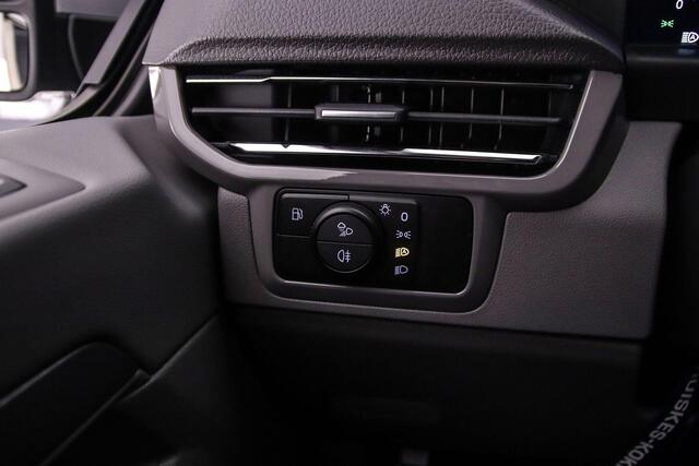 Volkswagen TRANSPORTER T7 2.5 eHybrid 233pk L2 Bulli T7 2.5 eHybrid 233pk L2 Bulli | Plug-in Hybrid | Stoel + stuurverwarming | Adaptieve Cruise Control |