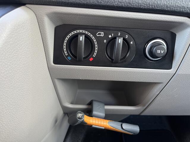 Volkswagen TRANSPORTER Kombi 2.0 TDI L2H2 150pk DSG Airco Cruise control Parkeersensoren achter Navigatiesysteem Telefoonverbinding Euro 6 Ideaal voor camperombouw! 8-Persoons
