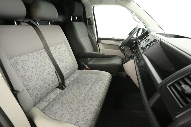 Volkswagen TRANSPORTER 2.0 TDI L2H1 140PK | Airco | 3 Zits | Trekhaak | Elektrpakket