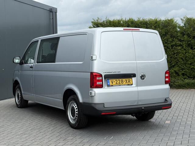 Volkswagen TRANSPORTER 2.0 TDI 150 PK / L2H1 / DUBBELE CABINE / TREKHAAK / 1e EIG. / AIRCO / CRUISE / ISOFIX / NAVI
