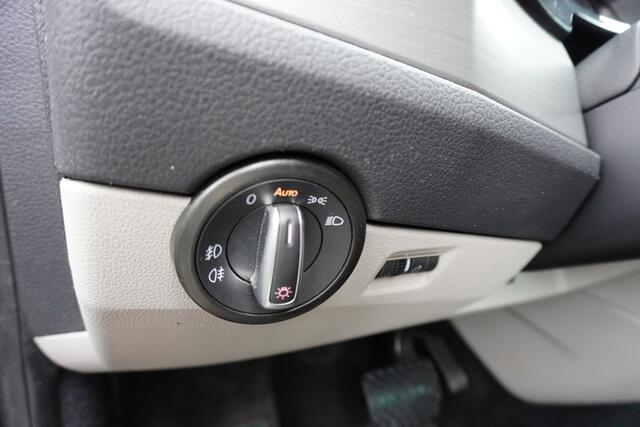 Volkswagen TRANSPORTER 204pk Automaat L2H1 Dubbele cabine LED Apple carplay Trekhaak Navigatie ACC Cruise control Parkeersensoren