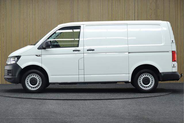 Volkswagen TRANSPORTER 2.0 TDI 150 PK L1H1 Trendline | 2X Schuifdeur | Euro 6 | Trekhaak | Camera | Navigatie | Airco