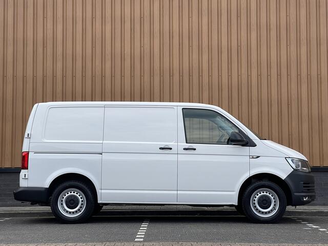 Volkswagen TRANSPORTER 2.0 TSI L1H1 | Benzine! | Trekhaak | Cruise Control | Parkeersensoren Achter | Voorruitverwarming | Apple Carplay | Android Auto |