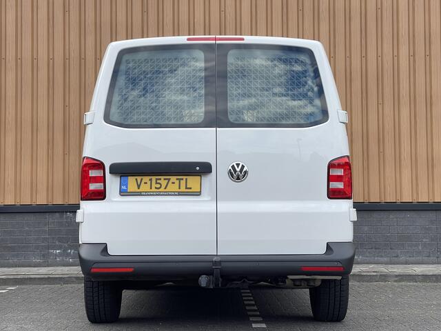 Volkswagen TRANSPORTER 2.0 TSI L1H1 | Marge! | Benzine! | Trekhaak | Cruise Control | Parkeersensoren Achter | Voorruitverwarming | Apple Carplay | Android Auto |