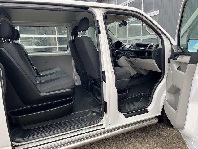 Volkswagen TRANSPORTER 2.0 TDI L2H1 DC 4Motion 150pk 4x4 Vierwielaandrijving Airco Cruise controle Telefoonverbinding Navigatie Apple carplay Trekhaak 2500kg Euro 6 Bpm vrij voor particulier gebruik!!
