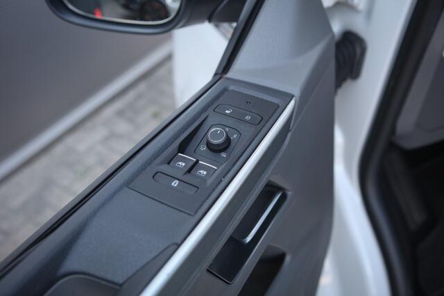 Volkswagen TRANSPORTER 2.0 TDI L2H1 DC Bulli Highline 4-Motion | Automaat | Apple CarPl