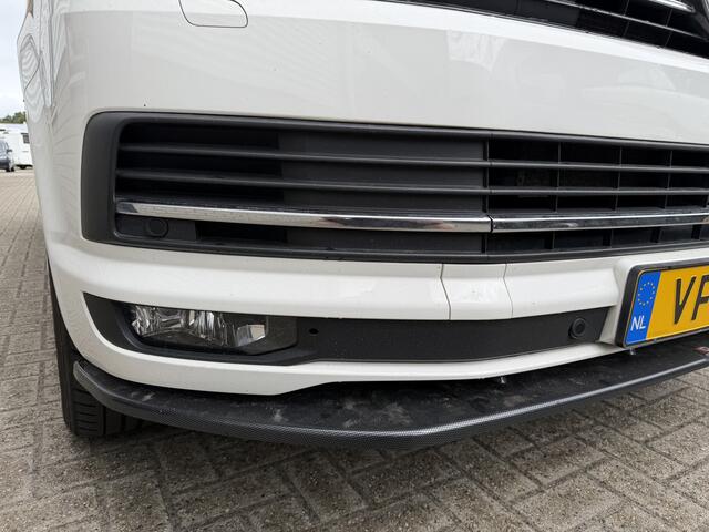 Volkswagen TRANSPORTER 2.0 TDI 150pk DSG automaat L2H1 DC 5 persoons Highline / vaste prijs rijklaar ¤ 32.950 ex btw / lease vanaf ¤ 538 / leer / cruise / airco / trekhaak 2500 kg / navigatie / euro 6 / bpm vrij !