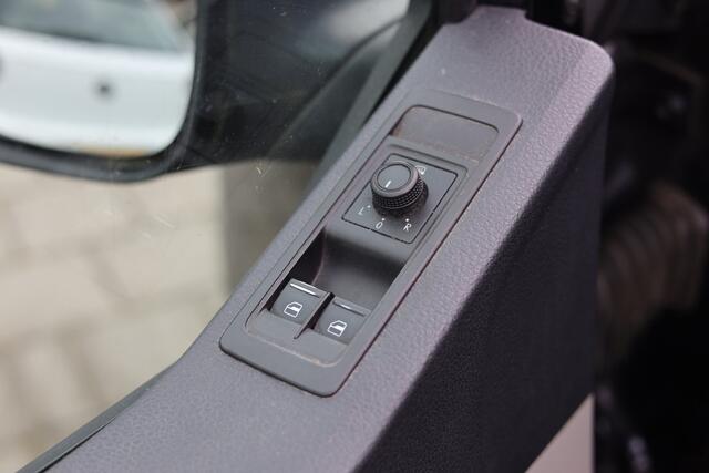 Volkswagen TRANSPORTER 2.0 TDI L1H1 AIRCO | TREKHAAK | NIEUWE D-RIEM