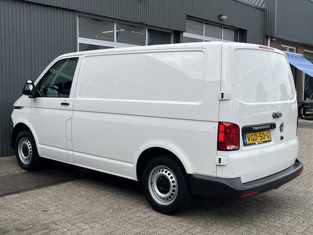 Volkswagen TRANSPORTER 2.0 TDI L1H1 Sortimo Kastinrichting Airco Cruise controle Telefoonverbinding 2-Persoons Apple carplay Euro 6 Dealer onderhouden