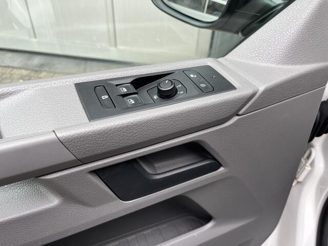 Volkswagen TRANSPORTER 2.0 TDI L1H1 Sortimo Kastinrichting Airco Cruise controle Telefoonverbinding 2-Persoons Apple carplay Euro 6 Dealer onderhouden