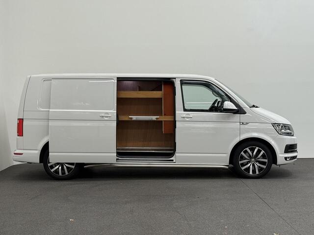 Volkswagen TRANSPORTER 2.0 TDI L2H1 Automaat HANDEL / EXPORT Airco Navi LM velgen LED Achterklep Trekhaak Adaptieve Cruise Control