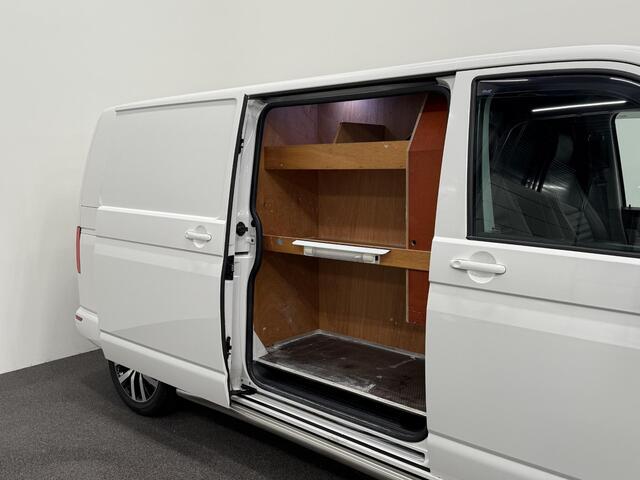 Volkswagen TRANSPORTER 2.0 TDI L2H1 Automaat HANDEL / EXPORT Airco Navi LM velgen LED Achterklep Trekhaak Adaptieve Cruise Control