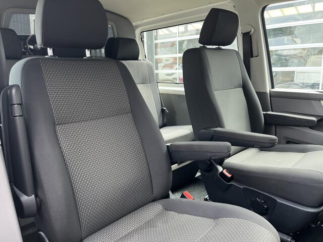 Volkswagen TRANSPORTER 2.0 TDI L2H1 DC 150pk Airco Cruise controle Trekhaak 2500kg trekgewicht Apple carplay Navigatiesysteem 5-Persoons Euro 6 Telefoonverbinding Dealer onderhouden