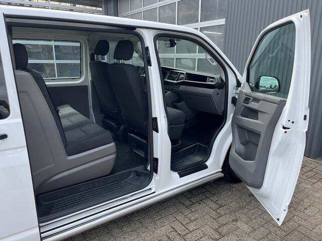 Volkswagen TRANSPORTER 2.0 TDI L2H1 DC 150pk Airco Cruise controle Trekhaak 2500kg trekgewicht Apple carplay Navigatiesysteem 5-Persoons Euro 6 Telefoonverbinding Dealer onderhouden