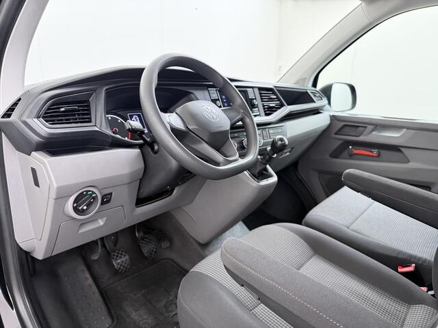 Volkswagen TRANSPORTER 2.0TDI Dubbele Cabine 6-Persoons L2H1 28 Navi* Apple Carplay Android Auto Airco Bluetooth Cruise Control Pdc Euro 6 Betonplex Vloer Wandbetimmering Achterdeuren 1e Eigenaar