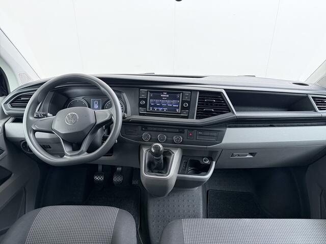 Volkswagen TRANSPORTER 2.0TDI Dubbele Cabine 6-Persoons L2H1 28 Navi* Apple Carplay Android Auto Airco Bluetooth Cruise Control Pdc Euro 6 Betonplex Vloer Wandbetimmering Achterdeuren 1e Eigenaar