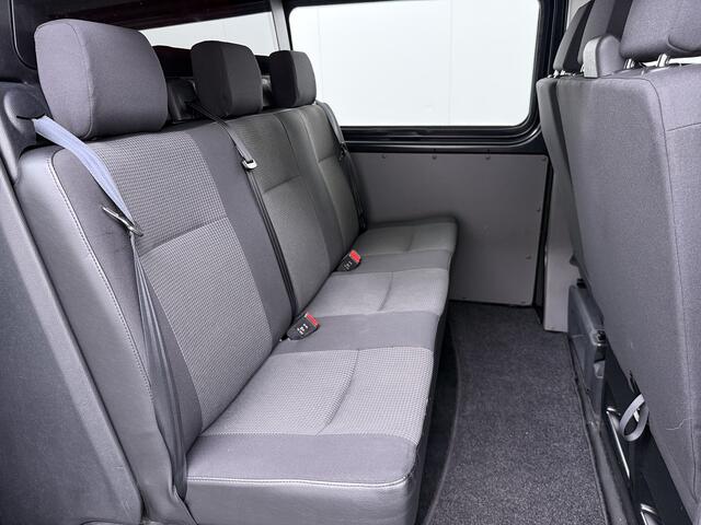 Volkswagen TRANSPORTER 2.0TDI Dubbele Cabine 6-Persoons L2H1 28 Navi* Apple Carplay Android Auto Airco Bluetooth Cruise Control Pdc Euro 6 Betonplex Vloer Wandbetimmering Achterdeuren 1e Eigenaar