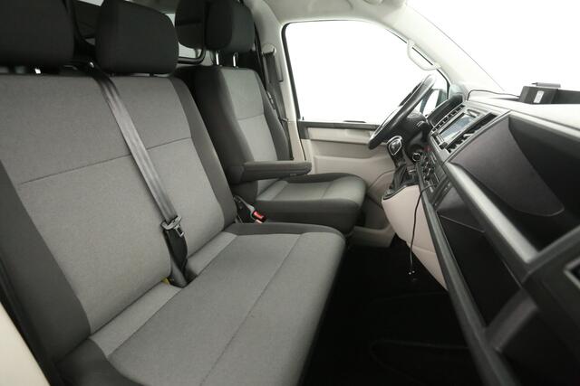 Volkswagen TRANSPORTER 2.0 TDI L1H1 Highline 204PK | Automaat | Airco | Cruise | Camera | 3 Zits | Carplay | Navi | Trekhaak