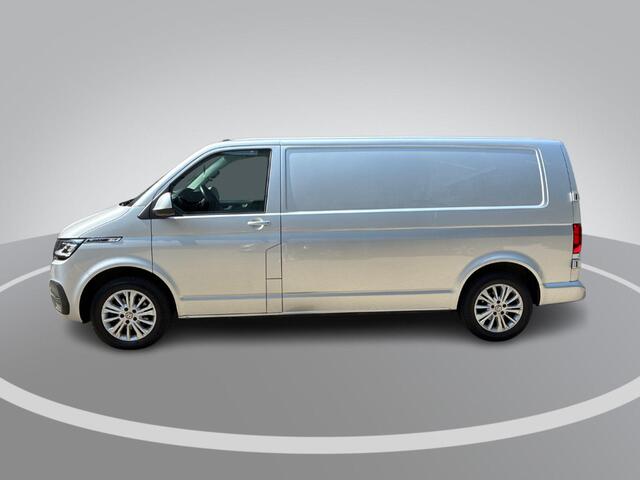 Volkswagen TRANSPORTER 2.0 TDI 150pk DSG L2H3 28 Bulli · Camera · Apple/Android Car Play · Trekhaak · Adaptive Cruise Control · Alarmklasse 3 · Navigatie · Elek. Inklapbare Spiegels ·