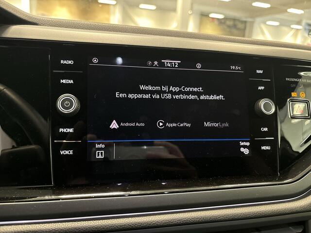 Volkswagen Taigo 1.0 Tsi 110pk DSG R-Line · Apple/Android Car Play · Navi · P-Sensoren · ACC · DAB · 18'' Inch · Garantie t/m 26-05-2027 of 100.000km