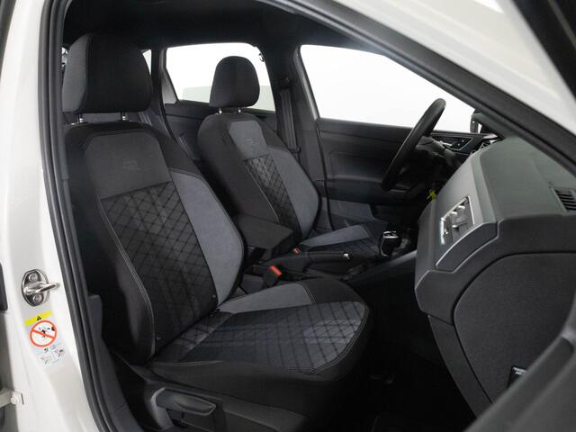 Volkswagen Taigo 1.0 TSI R-Line DSG | LED | Navigatie | Adaptieve cruise | Stoelverwarming |