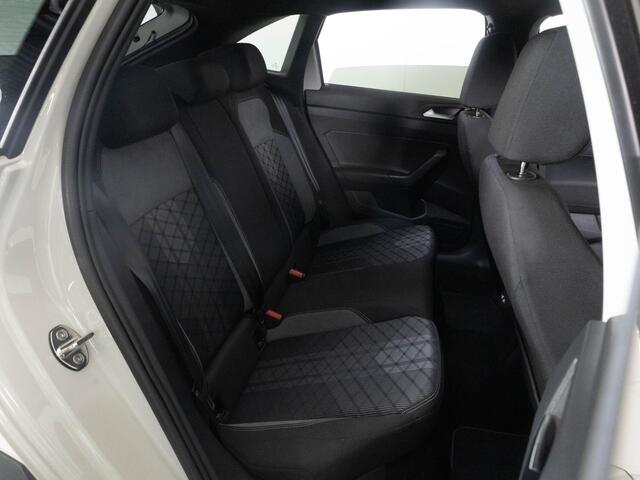 Volkswagen Taigo 1.0 TSI R-Line DSG | LED | Navigatie | Adaptieve cruise | Stoelverwarming |