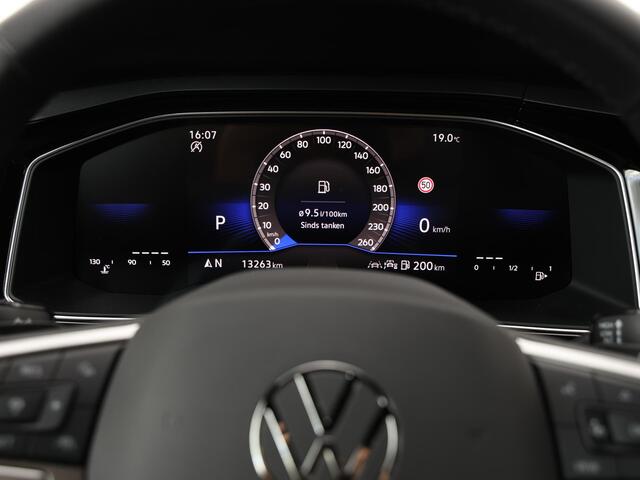 Volkswagen Taigo 1.5 TSI R-Line 150 PK DSG | Navigatie | Climate control | Stoelverwarming | LED matrix IQ | Assistance Pakket IQ Drive | 16 Inch lichtmetalen velgen | Parkeersensoren | Fabrieksgarantie
