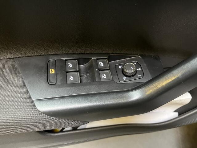 Volkswagen Taigo 1.5 TSI R-Line / AUTOMAAT/ 2X R-LINE/ PANO/ GARANTIE TM 10-2027/ TREKHAAK/ DIGITAL DASH/ KEYLESS/ MATRIX/ PARK. SENSOREN + CAMERA/ APP-CONNECT/ RIJ-MODI/ ADAPT. CRUISE/ CLIMA