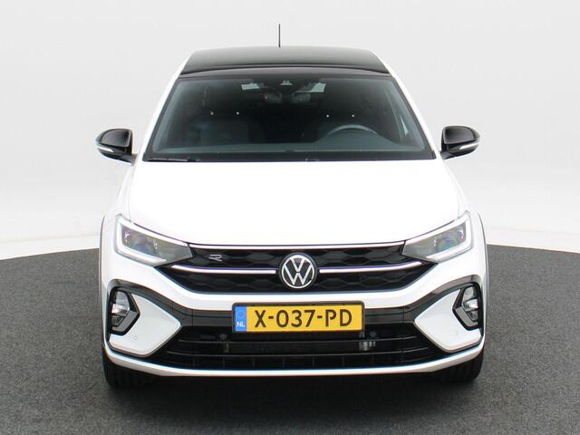 Volkswagen Taigo 1.5 TSi 150 Pk Automaat R-Line | Panorama Dak | Camera | Adaptive Cruise | Full LED | Carplay | Privacy Glass | Climate Control | Navigatie | Parkeersensoren | 18 Inch | 28.962 Km!!