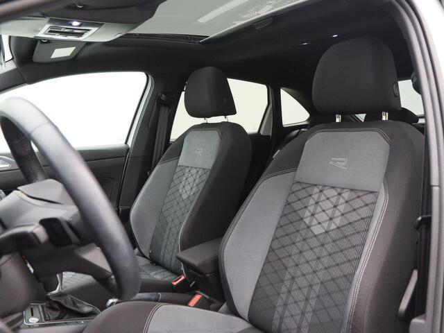 Volkswagen Taigo 1.5 TSi 150 Pk Automaat R-Line | Panorama Dak | Camera | Adaptive Cruise | Full LED | Carplay | Privacy Glass | Climate Control | Navigatie | Parkeersensoren | 18 Inch | 28.962 Km!!