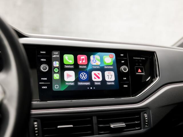Volkswagen Taigo 1.0 TSI R-Line Sport Automaat (2X R-LINE, PANORAMADAK, APPLE CARPLAY, VIRTUAL COCKPIT, CAMERA, STOELVERWARMING, ALCANTARA, GETINT GLAS, IQ LIGHT, ADAPTIVE CRUISE, NIEUWSTAAT)