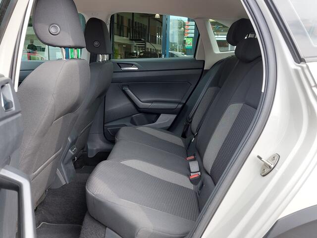 Volkswagen Taigo 1.0 TSI 95pk Life Business | Navi | Apple Carplay+Android Auto | Clima | Cruise | Led Koplampen | Pdc V+A | Stoelverwarming | Rijstrook+Licht+Regensensor | Privacy Glass | 18''lm
